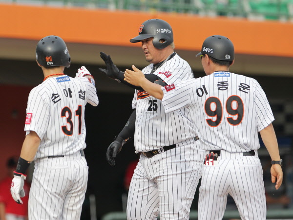 최준석선수의 추격의 투런포